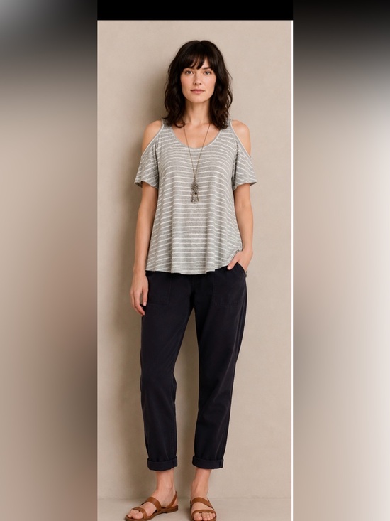 Anthropologie Tops - Anthropologie Puella Cold Shoulder Top